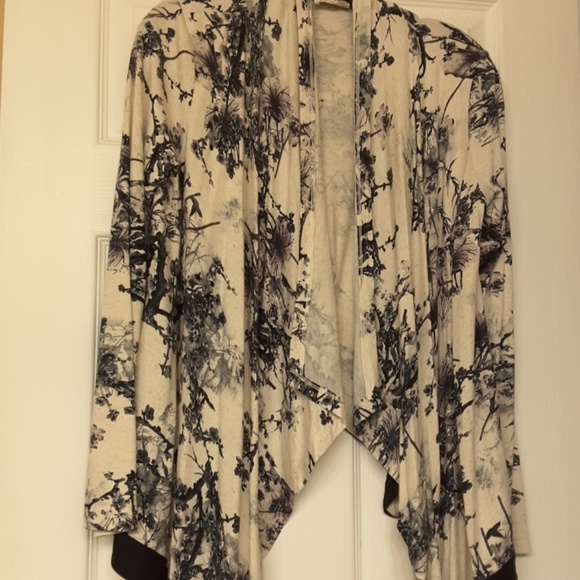 Namaste, Cardigan, almost brand new!! - Picture 4 of 4